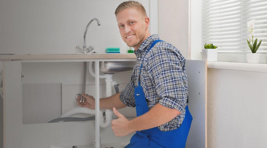 Expert burst pipe repair services in Dewey, IL
